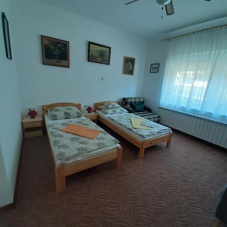 Hotel Rozsa Vendeghaz Visegrád Exterior foto